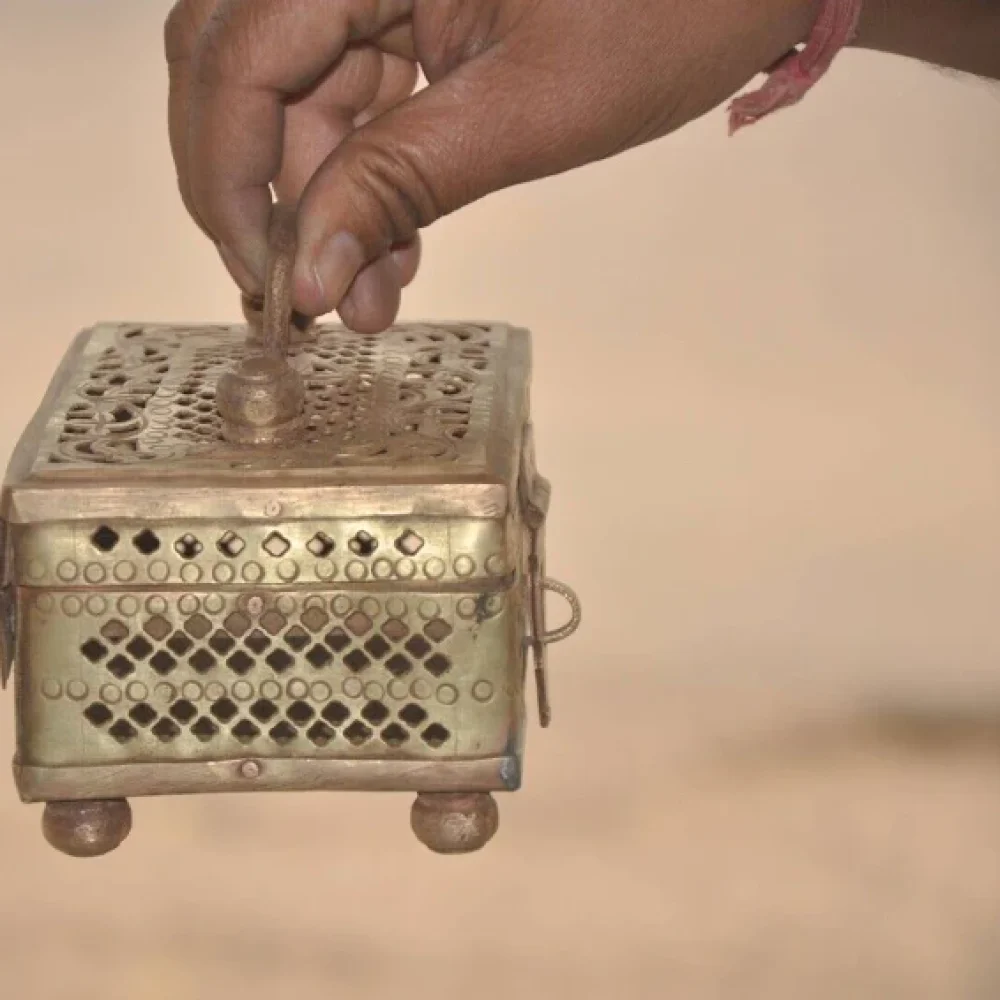 Ranbir-Vintage-Brass-Betel-Nut-Box4.webp